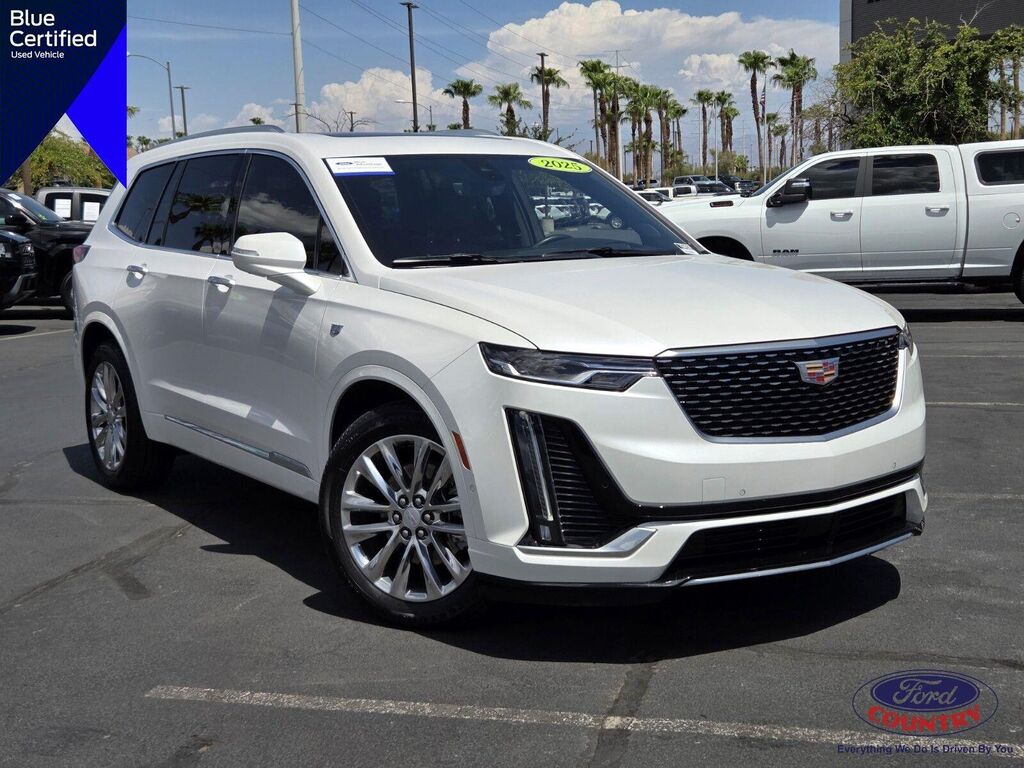 2025 Cadillac XT6 Premium Luxury — photo 1 of 2