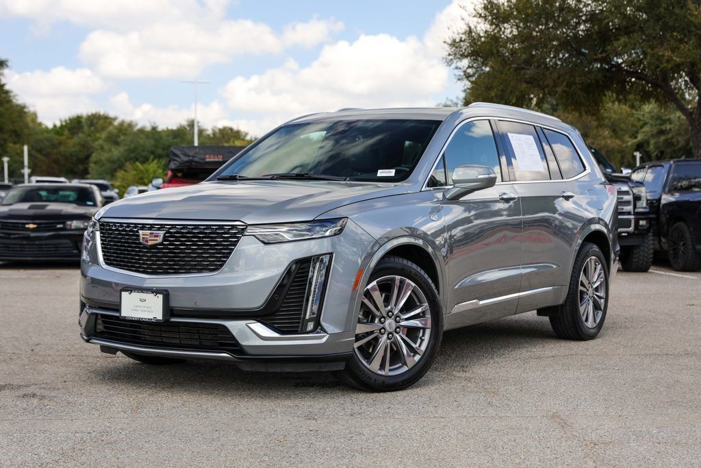 2025 Cadillac XT6 — photo 1 of 7