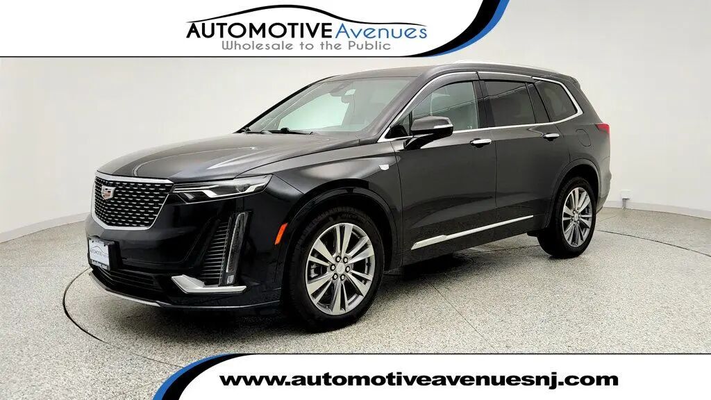 2022 Cadillac XT6 Premium Luxury — photo 1 of 26