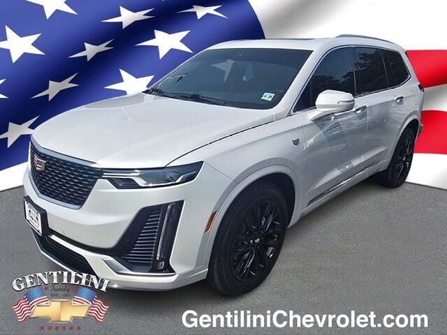 2024 Cadillac XT6 Premium Luxury — photo 1 of 41