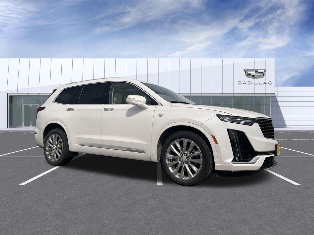 2024 Cadillac XT6 — photo 1 of 7