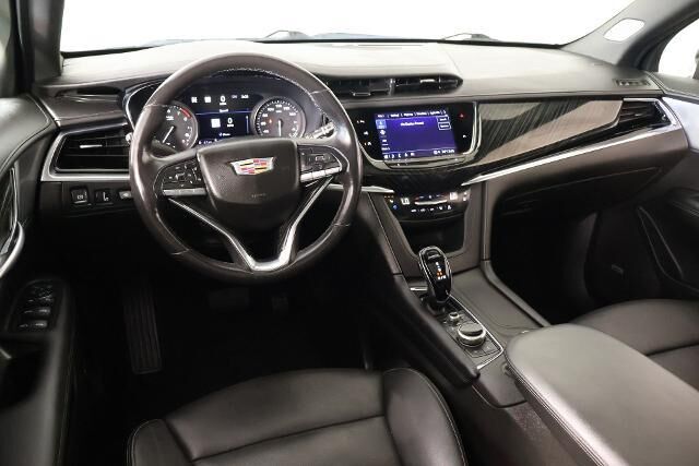 2023 Cadillac XT6 Premium Luxury — photo 1 of 15