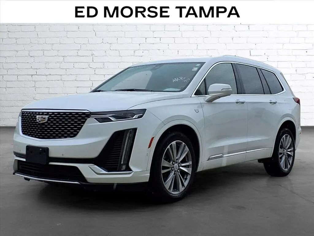2023 Cadillac XT6 Premium Luxury — photo 1 of 39