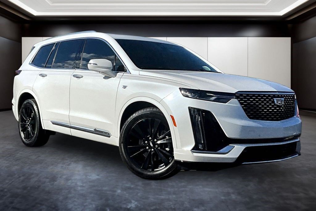 2024 Cadillac XT6 — photo 1 of 7