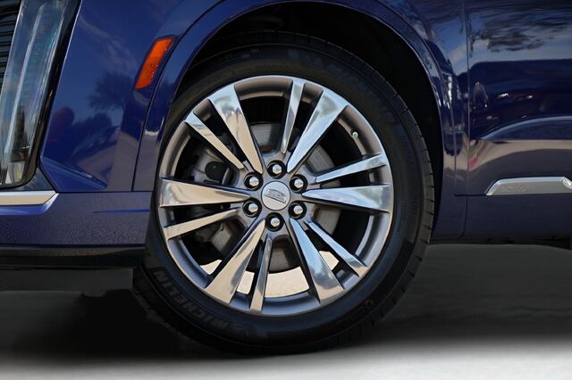 2025 Cadillac XT6