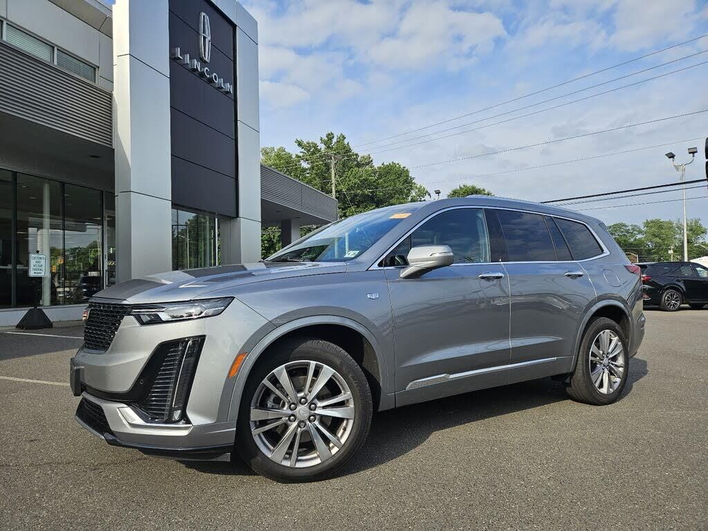 2024 Cadillac XT6 Premium Luxury — photo 1 of 14