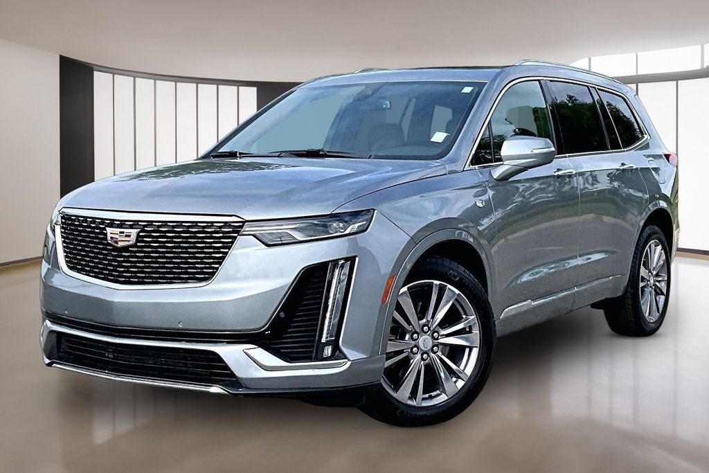 2025 Cadillac XT6 — photo 1 of 7
