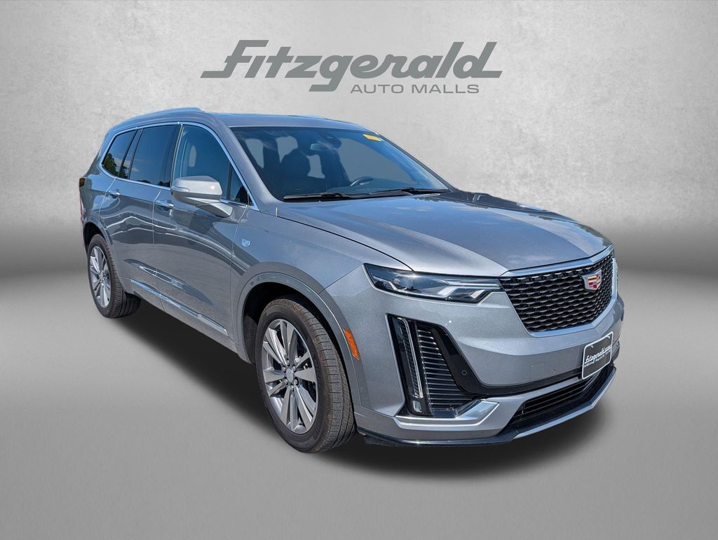 2025 Cadillac XT6 — photo 1 of 7