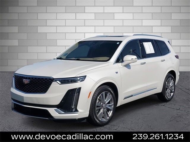 2022 Cadillac XT6 — photo 1 of 7