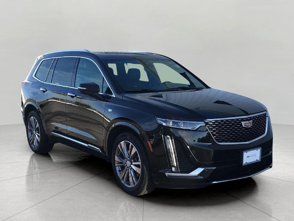 2025 Cadillac XT6 — photo 1 of 7