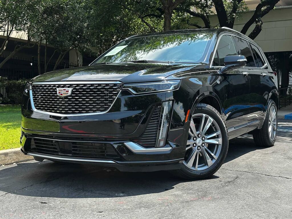 2024 Cadillac XT6 — photo 1 of 7