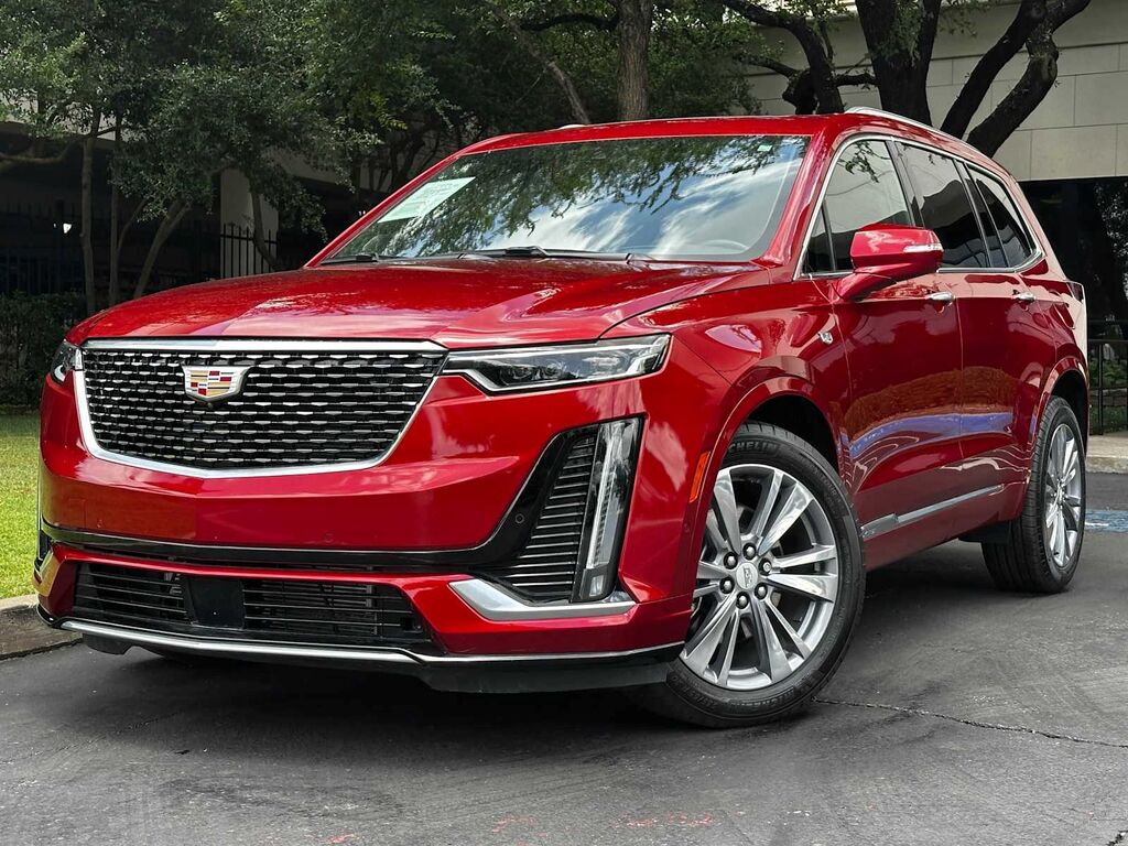 2025 Cadillac XT6 — photo 1 of 7