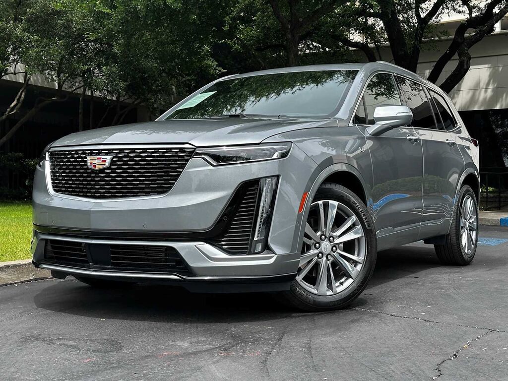 2025 Cadillac XT6 — photo 1 of 7