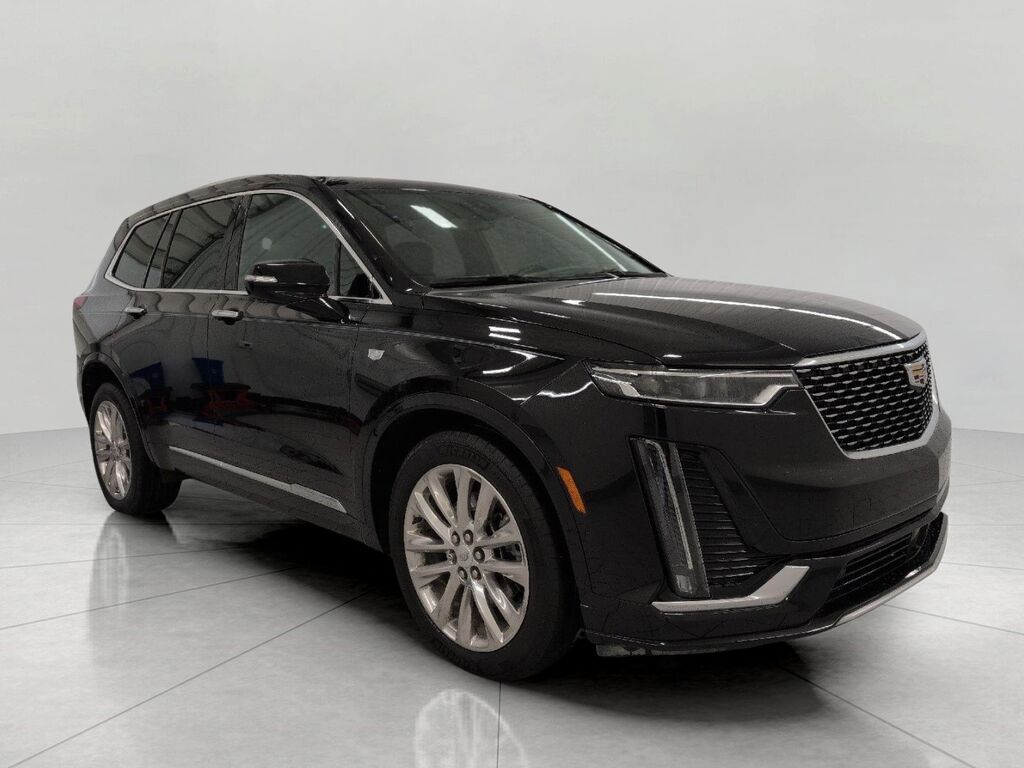 2023 Cadillac XT6 — photo 1 of 7