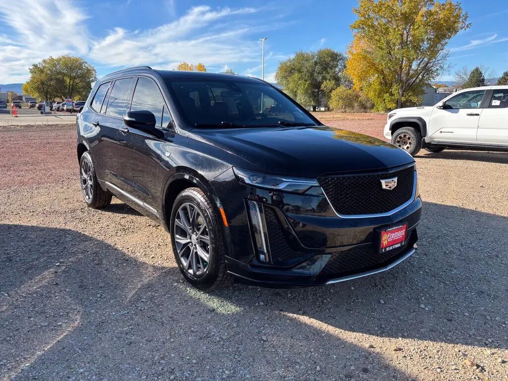 2020 Cadillac XT6 Sport — photo 1 of 6