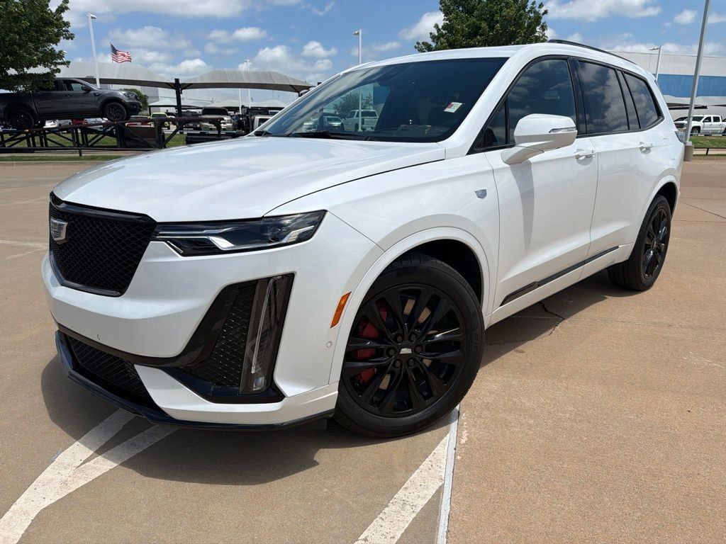 2024 Cadillac XT6 — photo 1 of 7