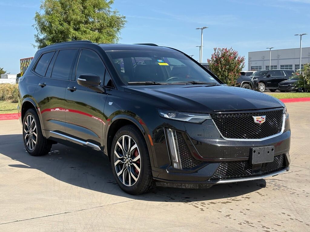 2022 Cadillac XT6 — photo 1 of 7