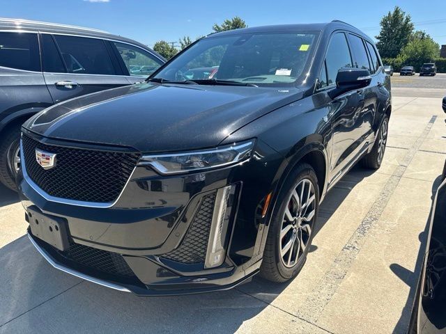 2023 Cadillac XT6 — photo 1 of 7