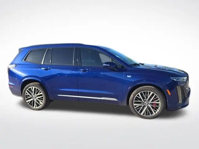 2023 Cadillac XT6 Sport — photo 1 of 13