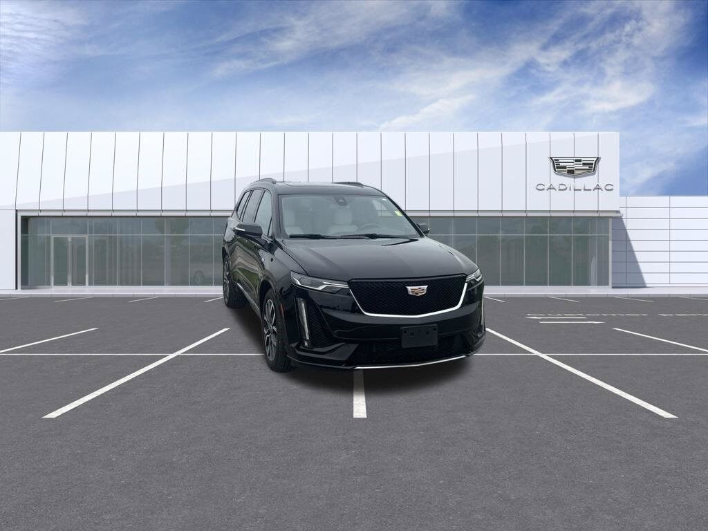 2025 Cadillac XT6 — photo 1 of 7