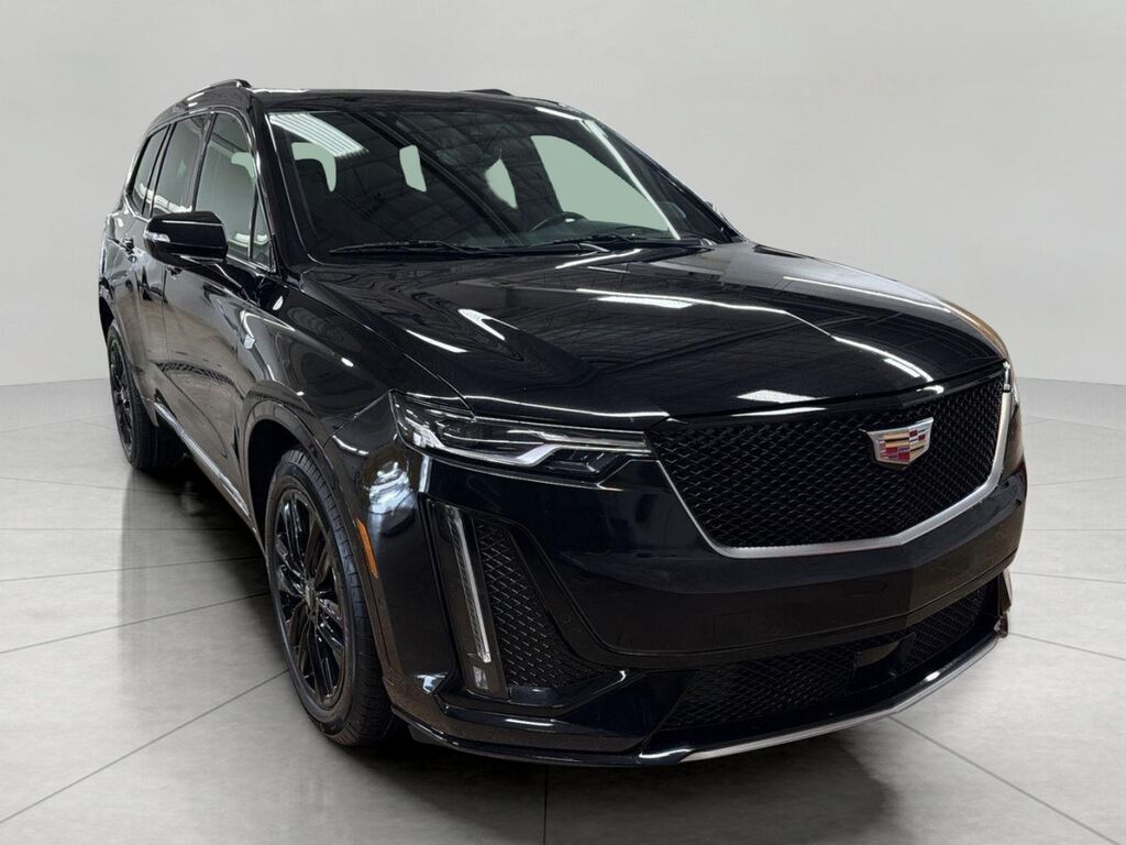 2024 Cadillac XT6 — photo 1 of 7