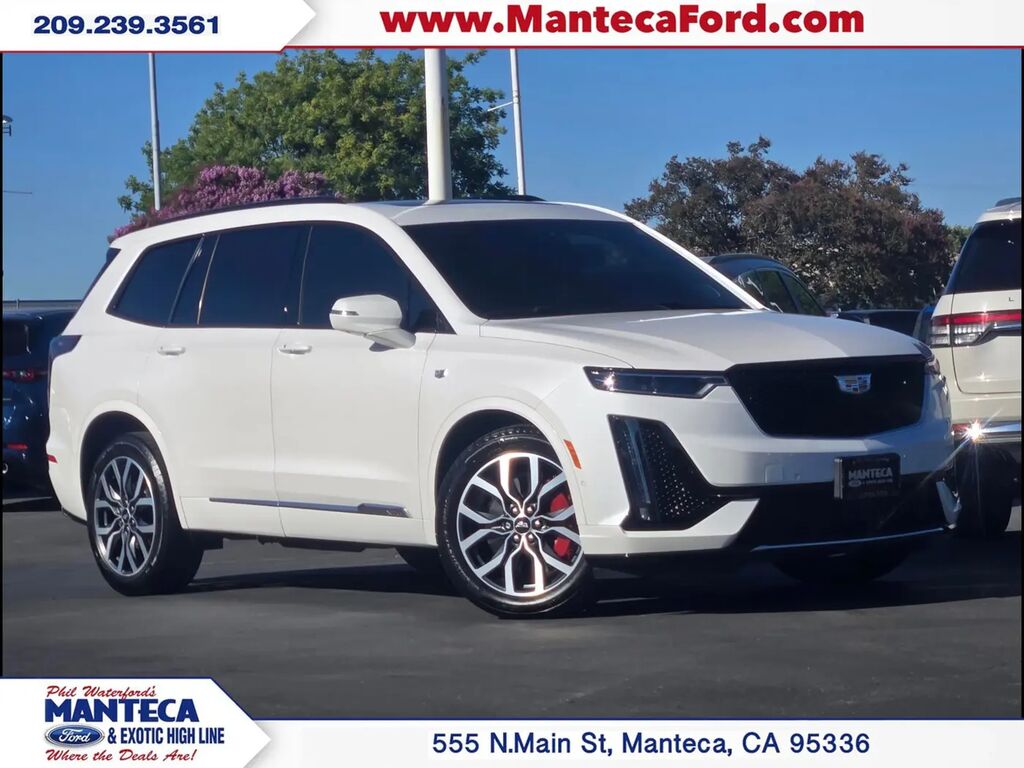2025 Cadillac XT6 Sport — photo 1 of 13