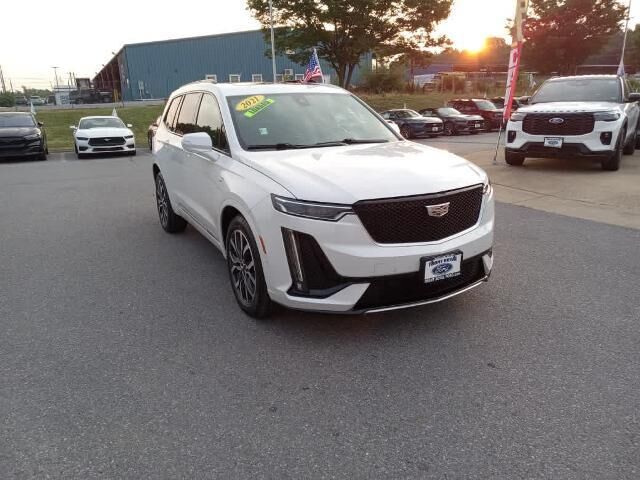 2021 Cadillac XT6 Sport — photo 1 of 26
