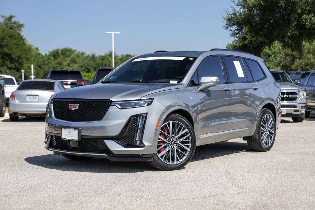 2024 Cadillac XT6 — photo 1 of 7