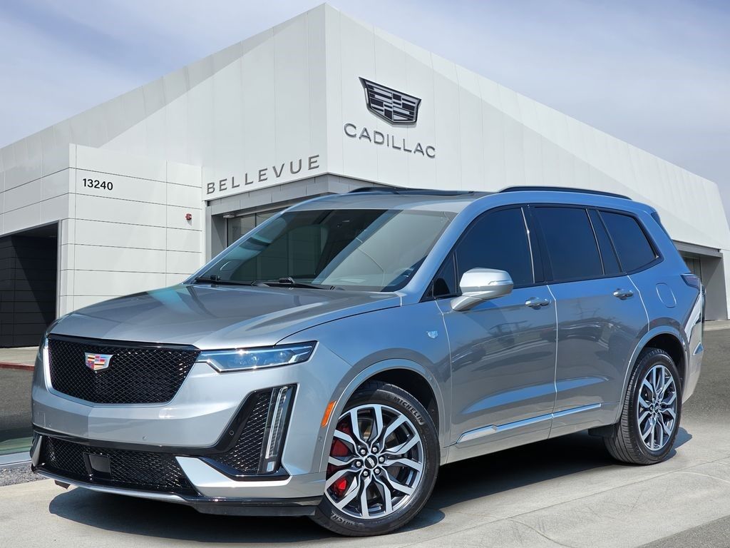 2025 Cadillac XT6 — photo 1 of 7