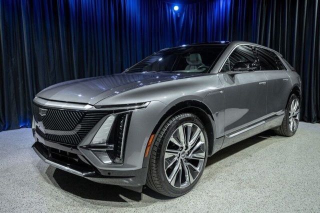 2023 Cadillac LYRIQ — photo 1 of 1