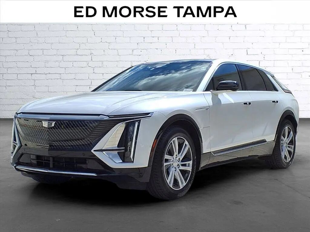 2024 Cadillac LYRIQ Tech — photo 1 of 13