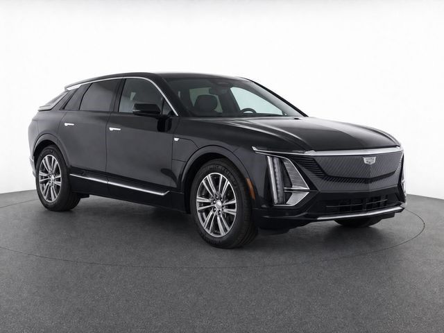 2024 Cadillac LYRIQ — photo 1 of 7