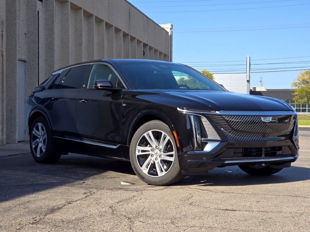2024 Cadillac LYRIQ — photo 1 of 7