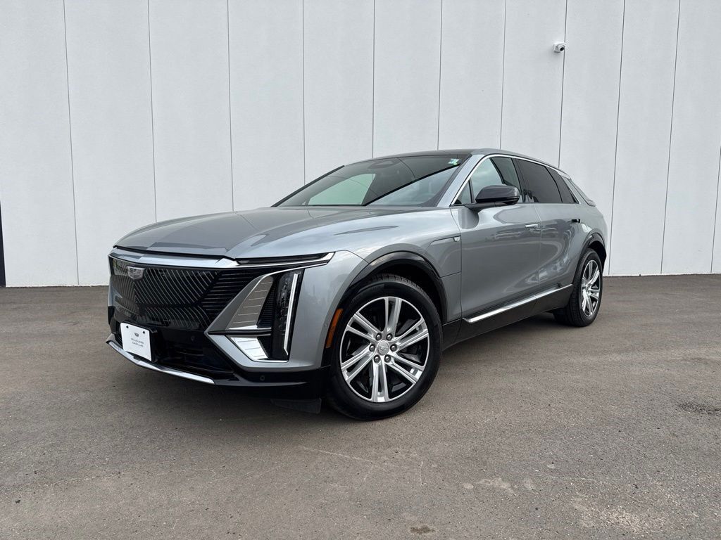 2024 Cadillac LYRIQ — photo 1 of 7