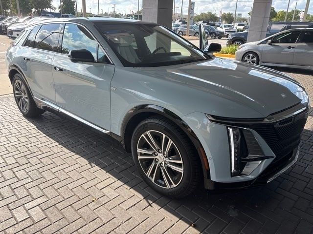 2024 Cadillac LYRIQ — photo 1 of 7