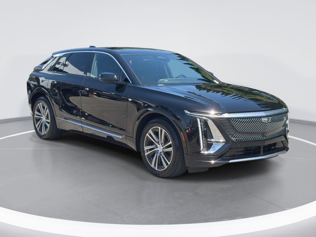 2024 Cadillac LYRIQ — photo 1 of 7