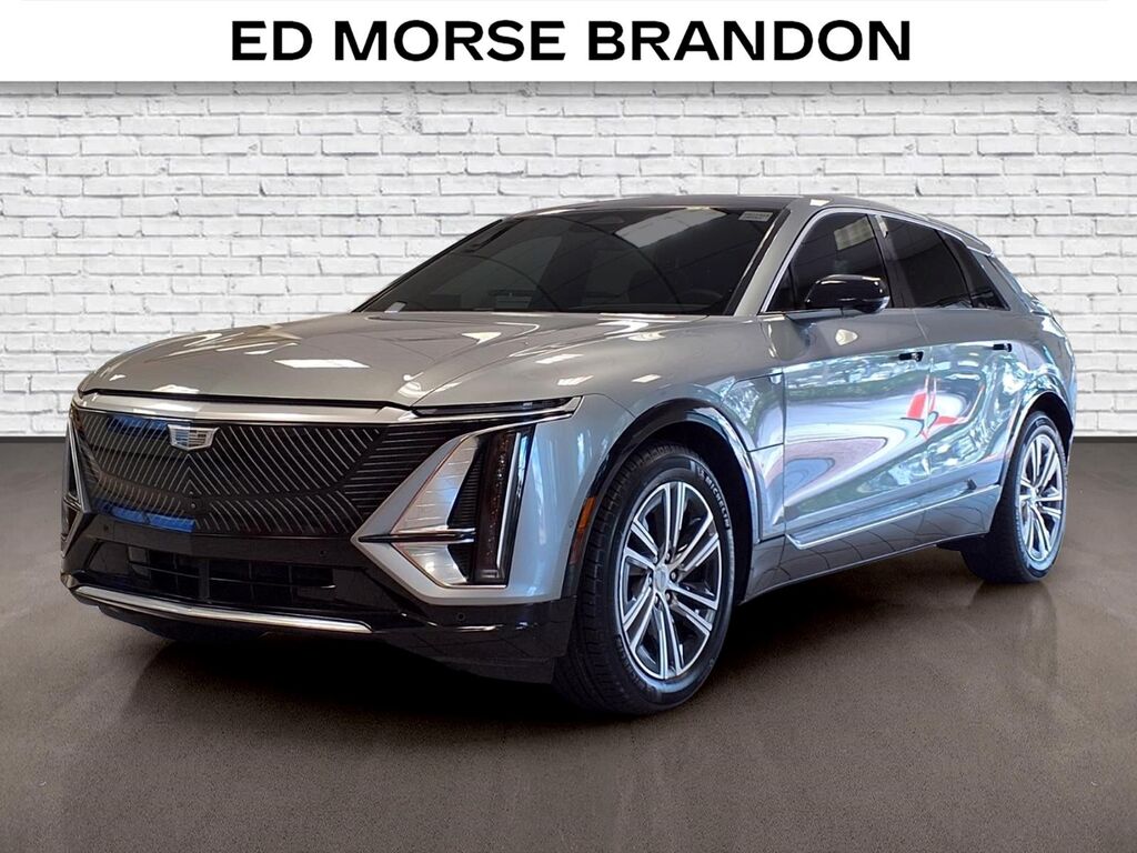 2024 Cadillac LYRIQ — photo 1 of 7