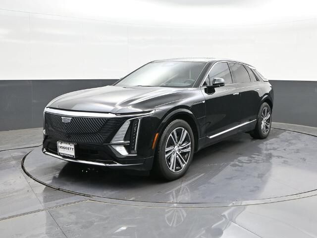 2024 Cadillac LYRIQ Luxury 1 — photo 1 of 26
