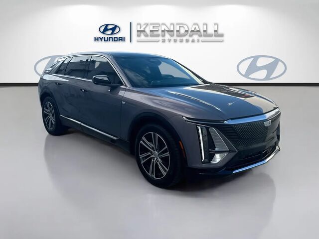 2024 Cadillac LYRIQ Luxury 1