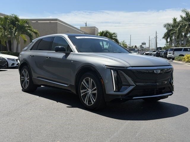 2024 Cadillac LYRIQ — photo 1 of 7