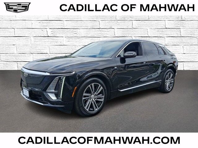 2024 Cadillac LYRIQ — photo 1 of 7