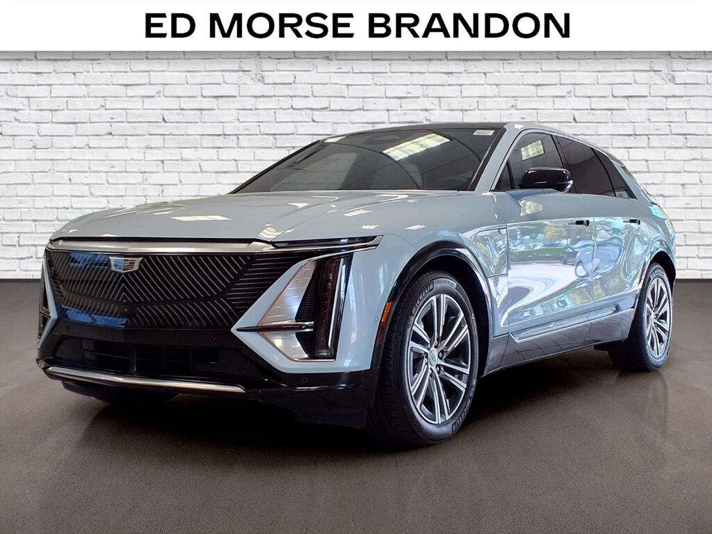 2024 Cadillac LYRIQ — photo 1 of 7