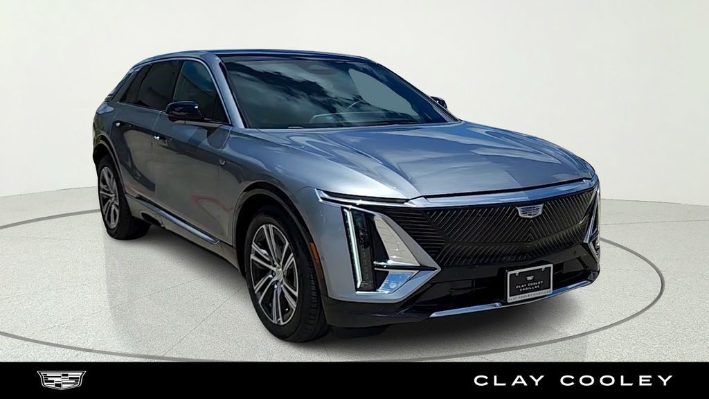 2024 Cadillac LYRIQ — photo 1 of 7
