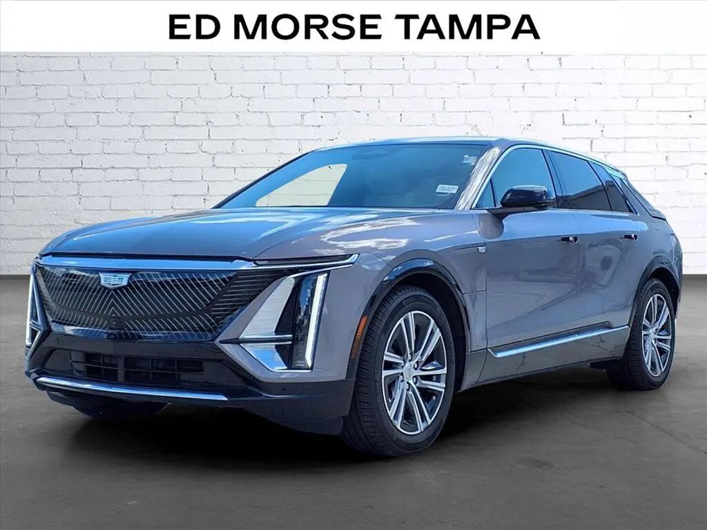 2024 Cadillac LYRIQ Luxury 1 — photo 1 of 13