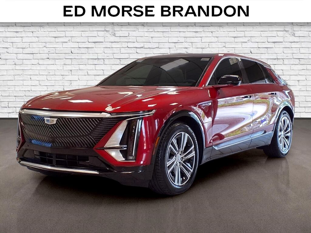 2024 Cadillac LYRIQ — photo 1 of 7