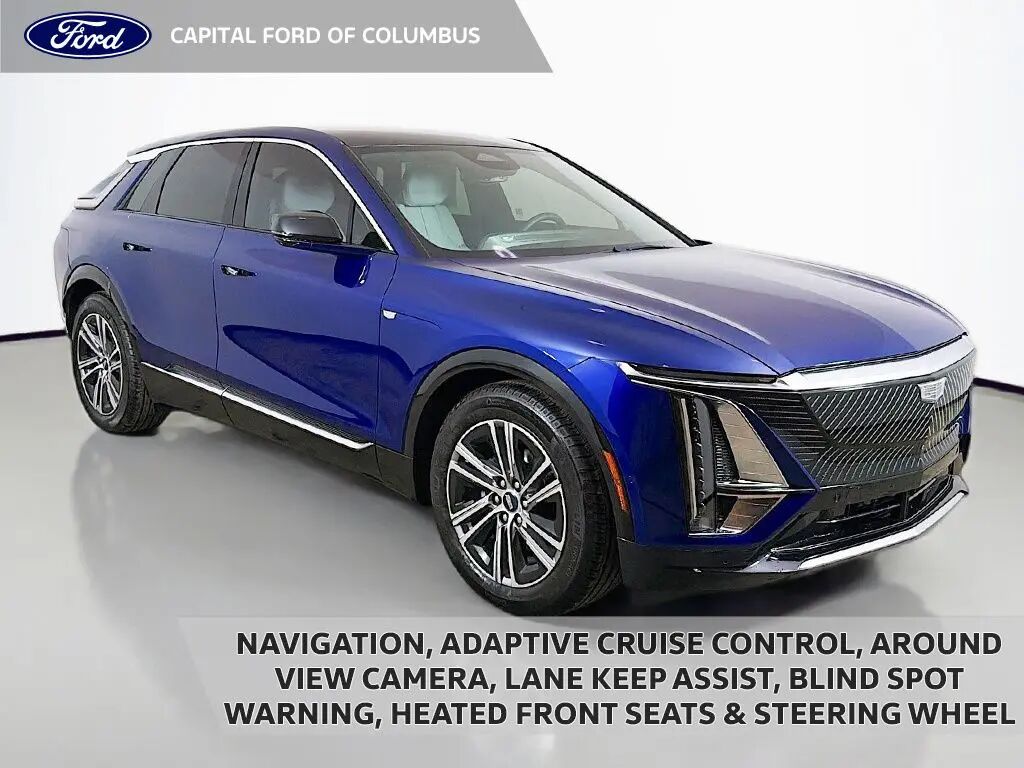 2024 Cadillac LYRIQ Luxury 1 — photo 1 of 11