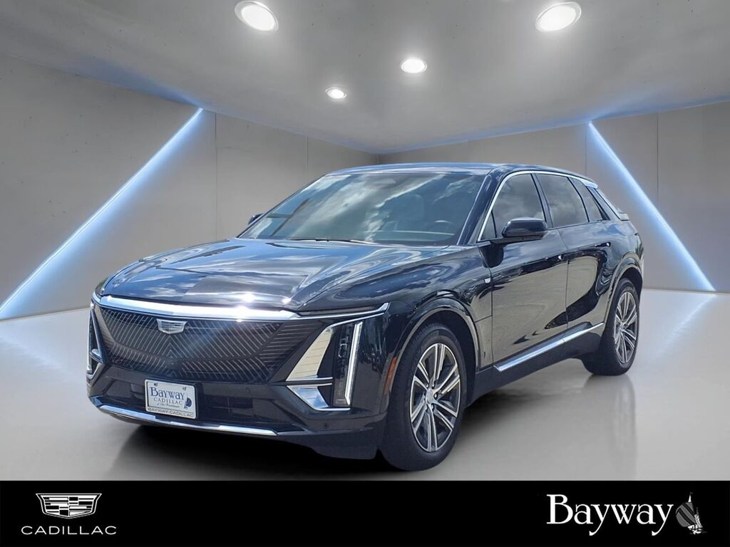 2024 Cadillac LYRIQ — photo 1 of 6
