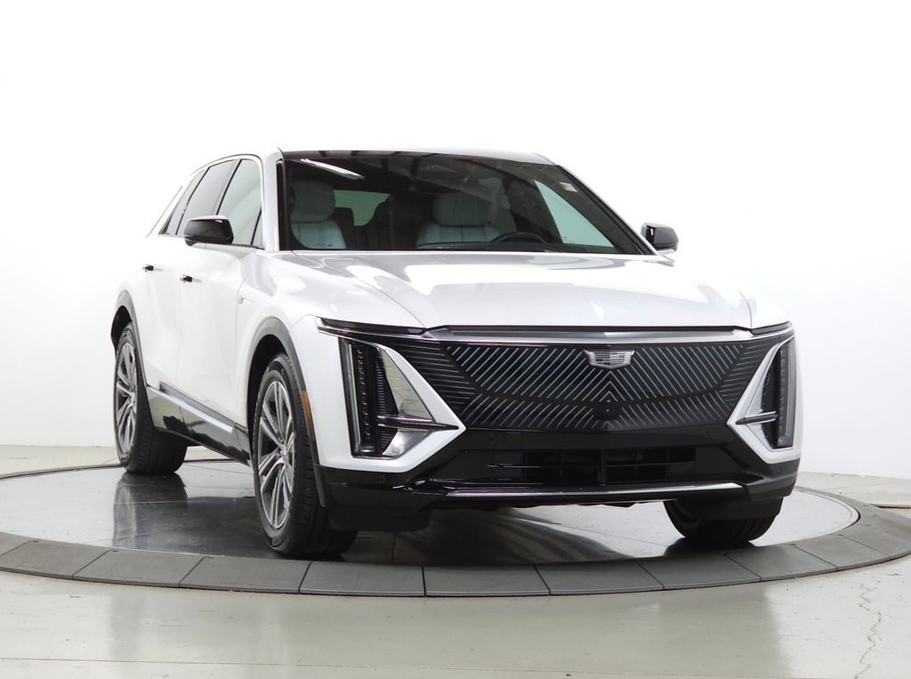 2024 Cadillac LYRIQ — photo 1 of 6