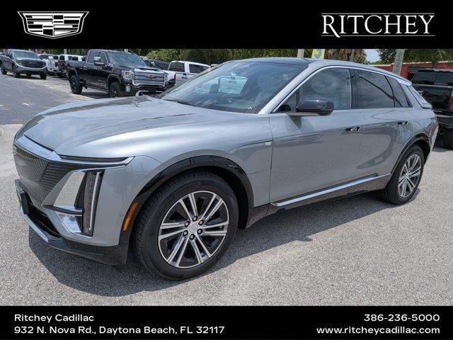 2024 Cadillac LYRIQ Luxury 1