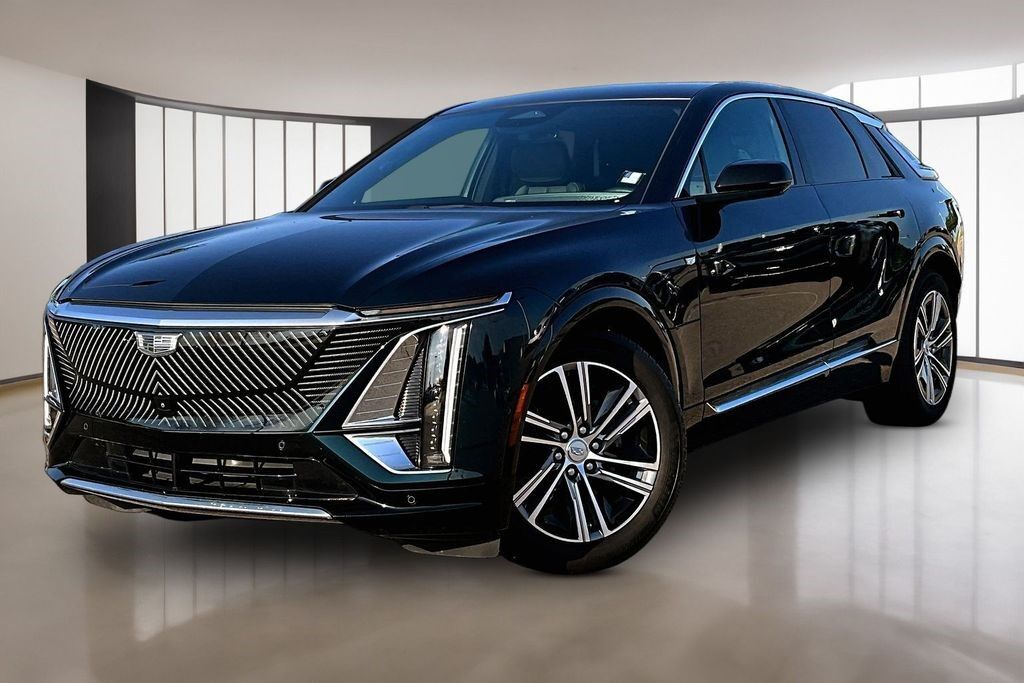 2024 Cadillac LYRIQ — photo 1 of 7